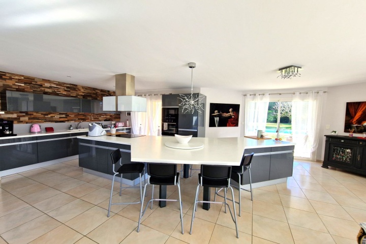 BERAT, 0 , 0 ,0,Maison,A vendre,0,1123 BERAT, 0 , 0 ,0,Maison,A vendre,0,1123